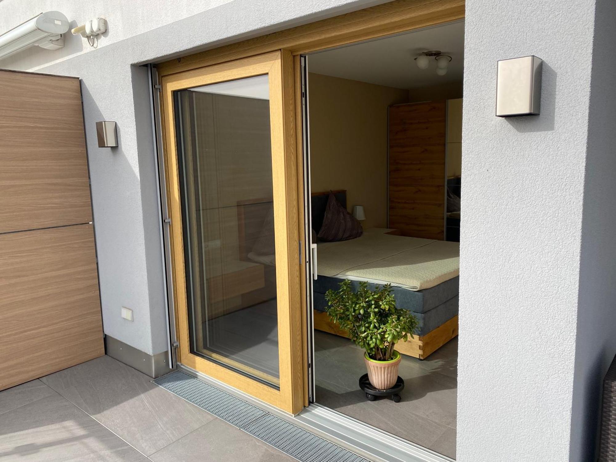 Penthouse Apartment Mit Alpenblick Friedrichshafen Luaran gambar