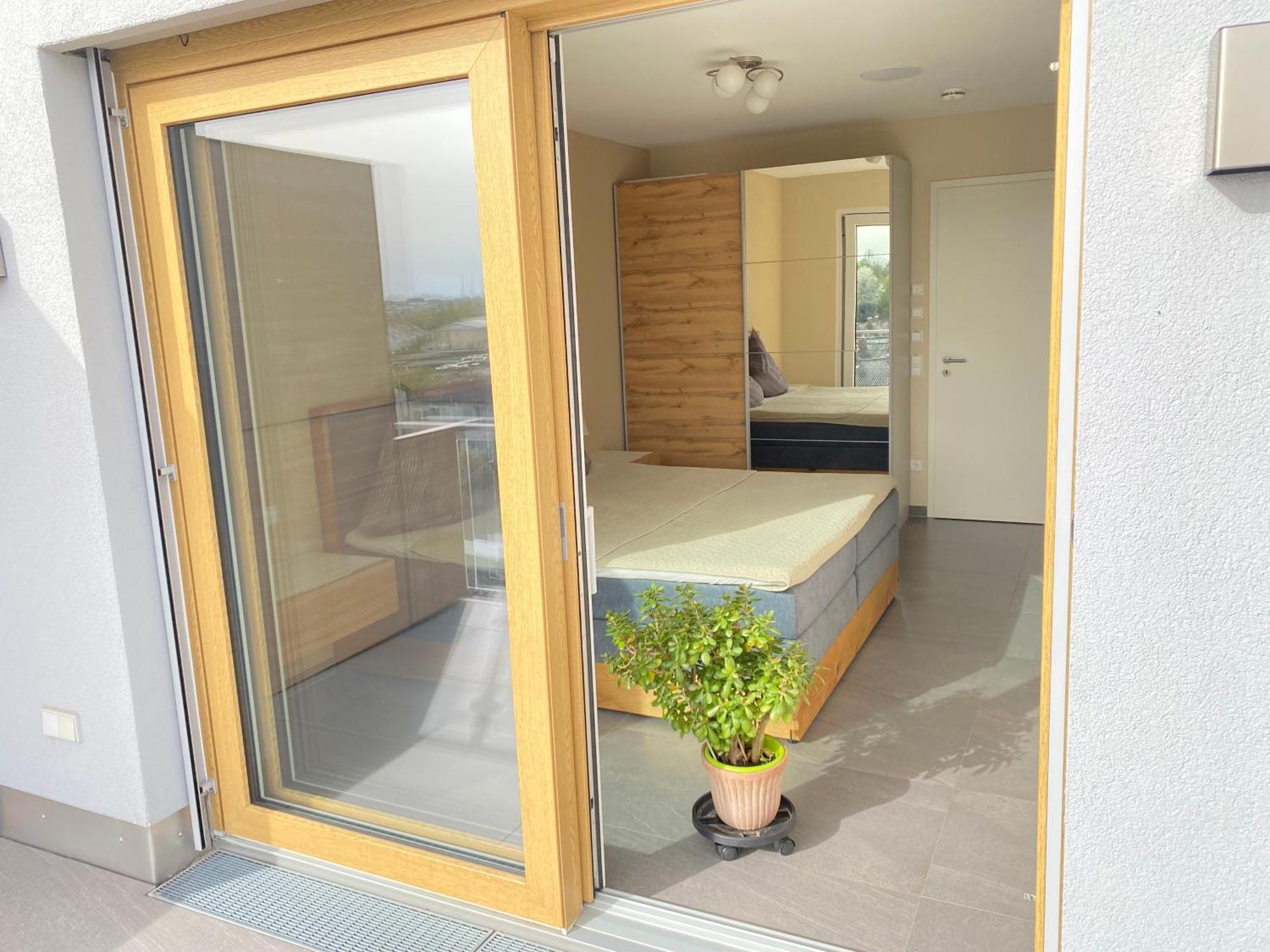 Penthouse Apartment Mit Alpenblick Friedrichshafen Luaran gambar