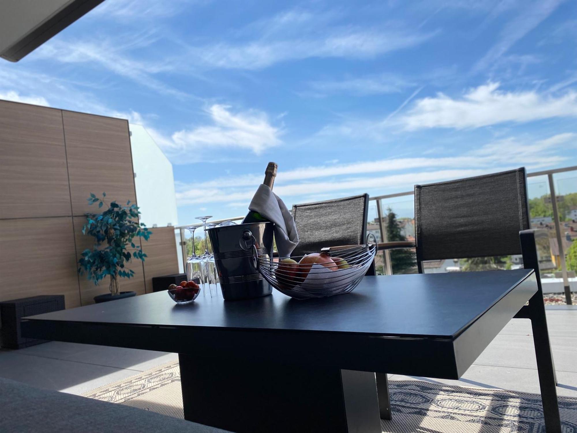 Penthouse Apartment Mit Alpenblick Friedrichshafen Luaran gambar