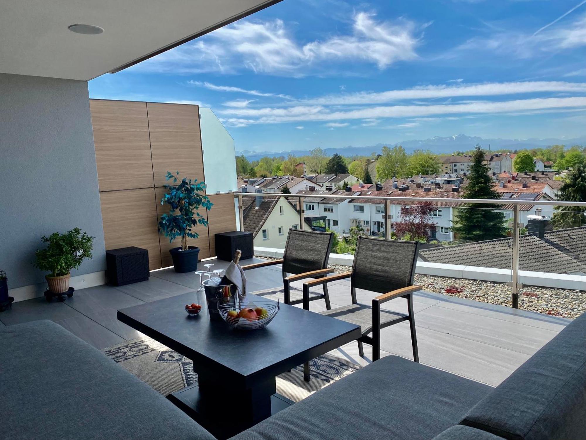 Penthouse Apartment Mit Alpenblick Friedrichshafen Luaran gambar