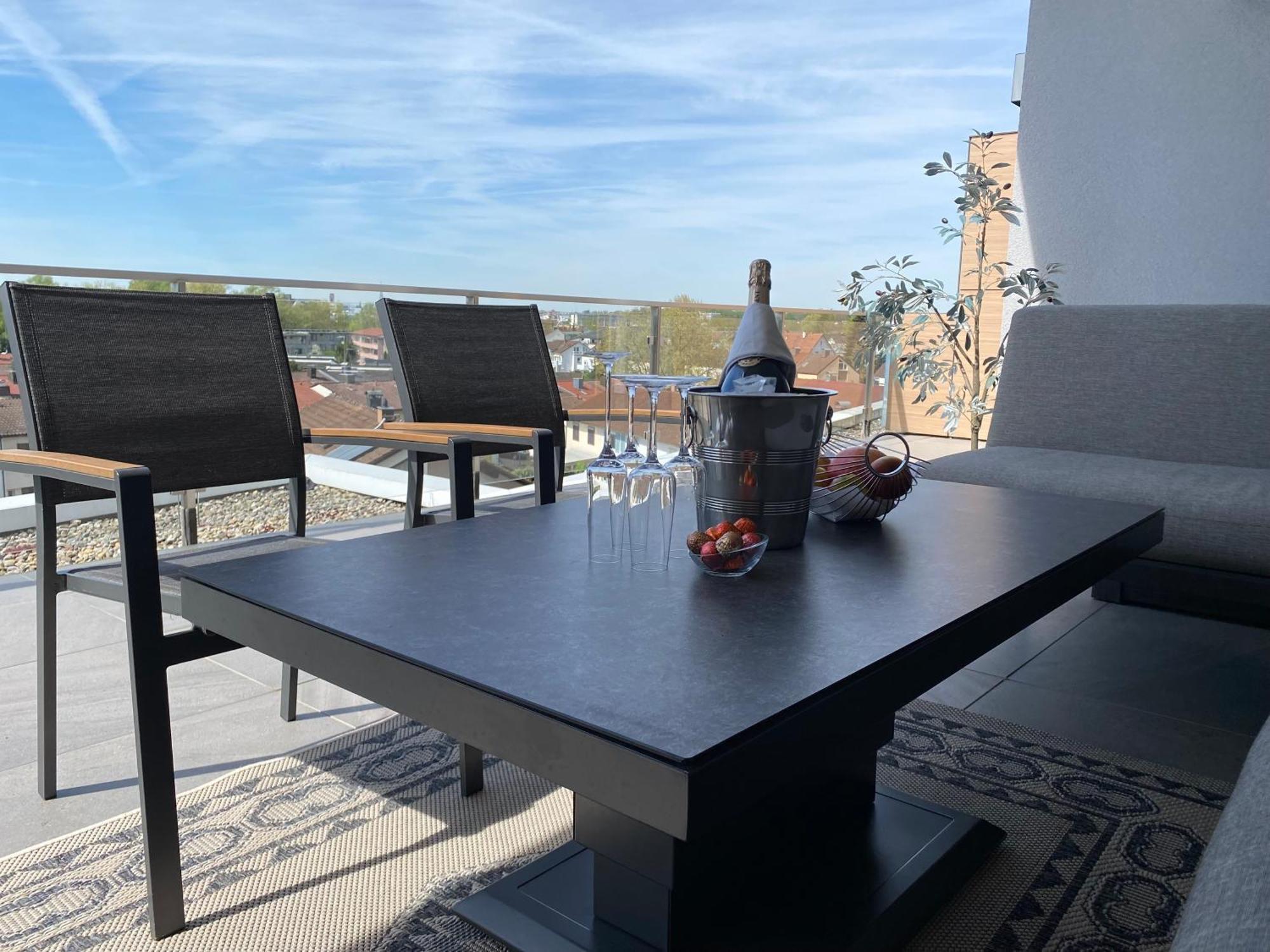 Penthouse Apartment Mit Alpenblick Friedrichshafen Luaran gambar